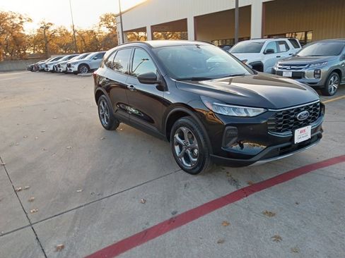 Used 2025 Ford Escape ST-Line image 6