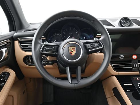 Used 2026 Porsche Macan AWD/4WD image 12