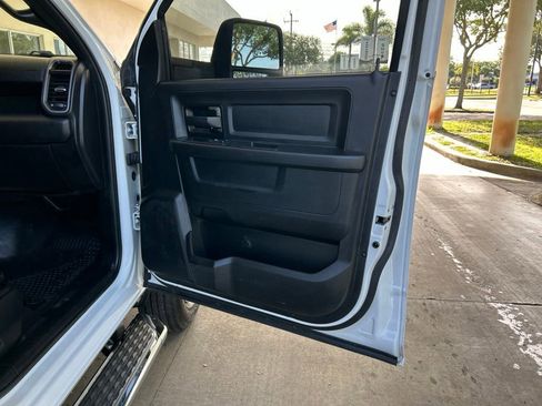 Used 2023 RAM 3500 Tradesman w/ Chrome Appearance Group AWD/4WD image 28