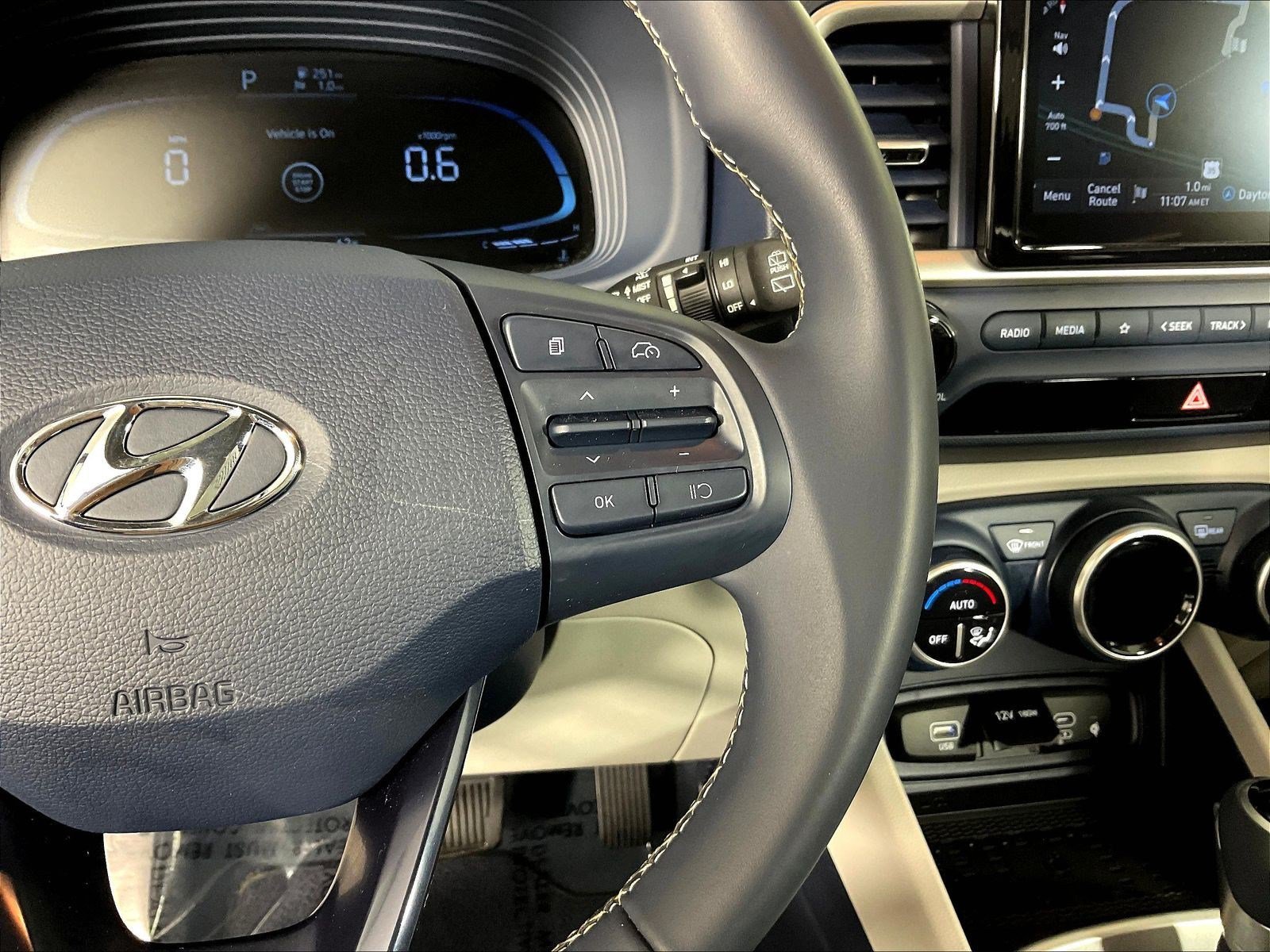 Used 2023 Hyundai Venue Limited FWD image 12