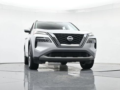 Used 2023 Nissan Rogue SV FWD image 36