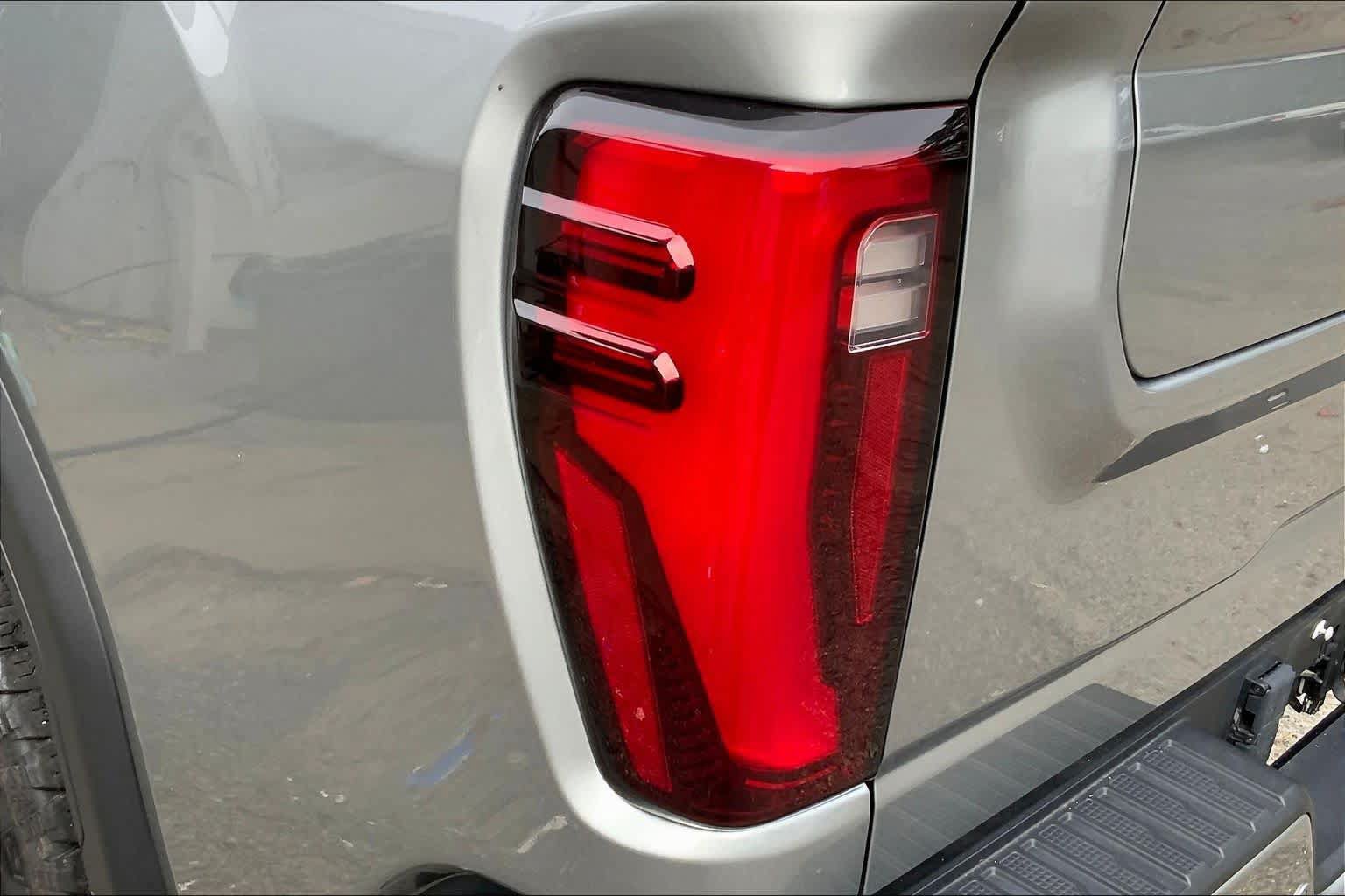 Used 2024 GMC Sierra 2500 Denali Ultimate AWD/4WD image 42