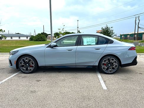 New 2026 BMW 530i w/ M Sport Package RWD image 5