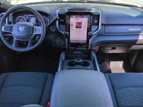 New 2026 RAM 2500 Big Horn AWD/4WD image 17