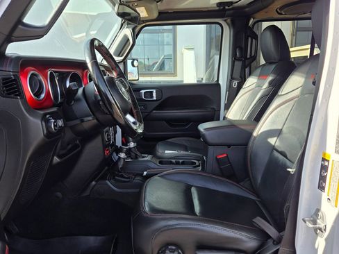 Used 2020 Jeep Gladiator Rubicon w/ Cold Weather Group image 10