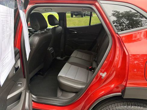 Used 2024 Chevrolet Trax LT w/ Driver Confidence Package FWD image 26