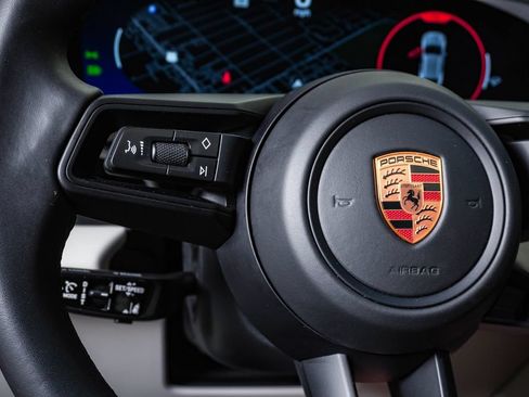 Certified 2025 Porsche Macan 4S Electric AWD/4WD image 20