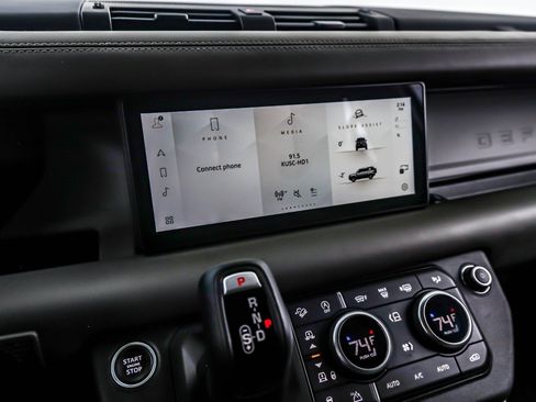 Used 2020 Land Rover Defender 110 HSE image 20