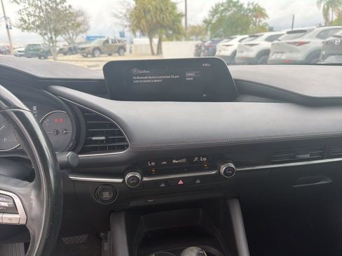 Used 2021 MAZDA MAZDA3 s image 20