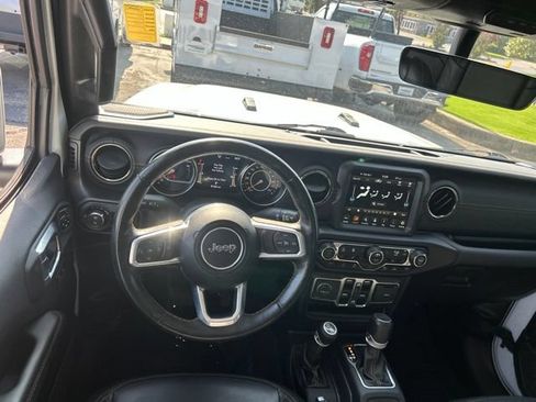 Used 2022 Jeep Gladiator Overland AWD/4WD image 27