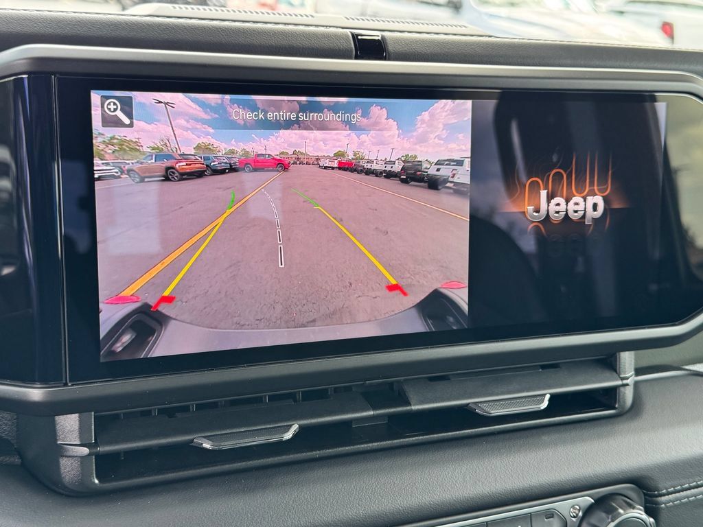 New 2026 Jeep Gladiator Mojave w/ Steel Bumper Group AWD/4WD image 28
