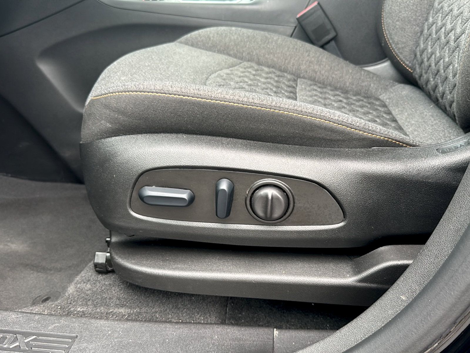 Used 2023 Chevrolet Equinox LT FWD image 6