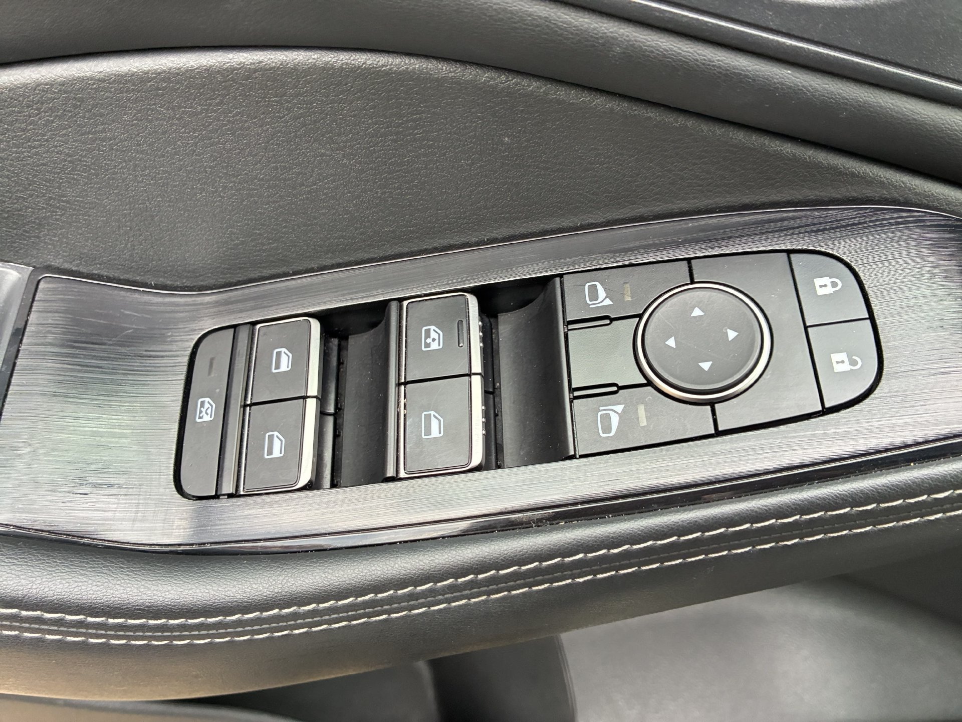 Used 2023 Nissan Rogue SL w/ SL Premium Package FWD image 27