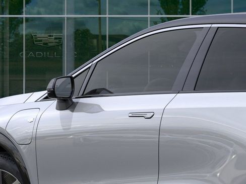New 2026 Cadillac Optiq Luxury 1 image 18