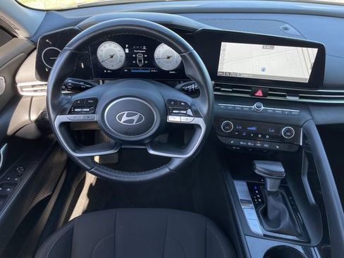 Used 2024 Hyundai Elantra SEL w/ Convenience Package FWD image 10