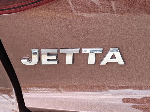 Used 2017 Volkswagen Jetta S w/ Jetta S Cold Weather Package image 29