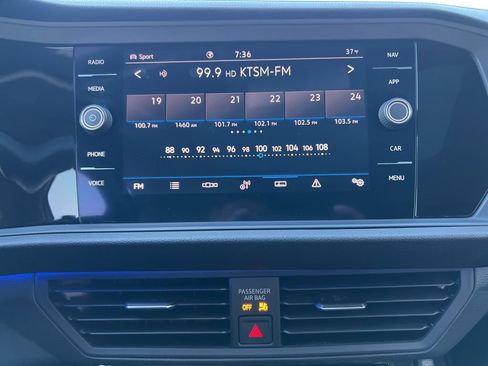 Used 2021 Volkswagen Jetta SEL Premium image 19