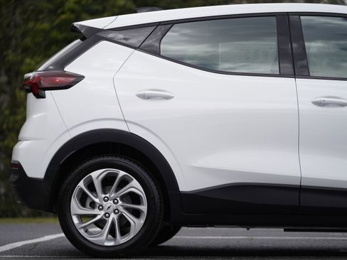 New 2027 Chevrolet Bolt LT image 5