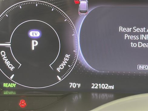 Used 2025 MAZDA CX-70 Plug-In Hybrid w/ Premium Plus AWD/4WD image 17