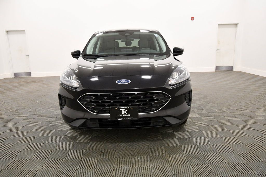 Used 2022 Ford Escape SE w/ SE Sport Appearance Package AWD/4WD image 11