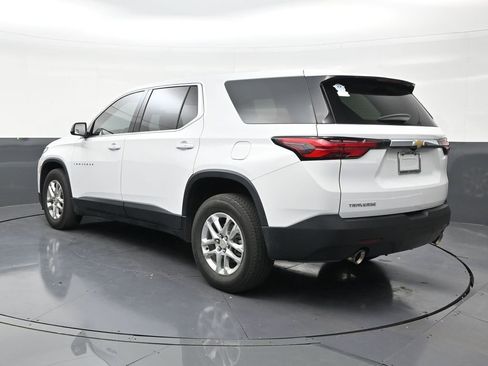 Used 2023 Chevrolet Traverse LS FWD image 3