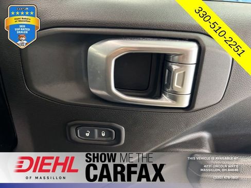 Used 2023 Jeep Gladiator Sport AWD/4WD image 17