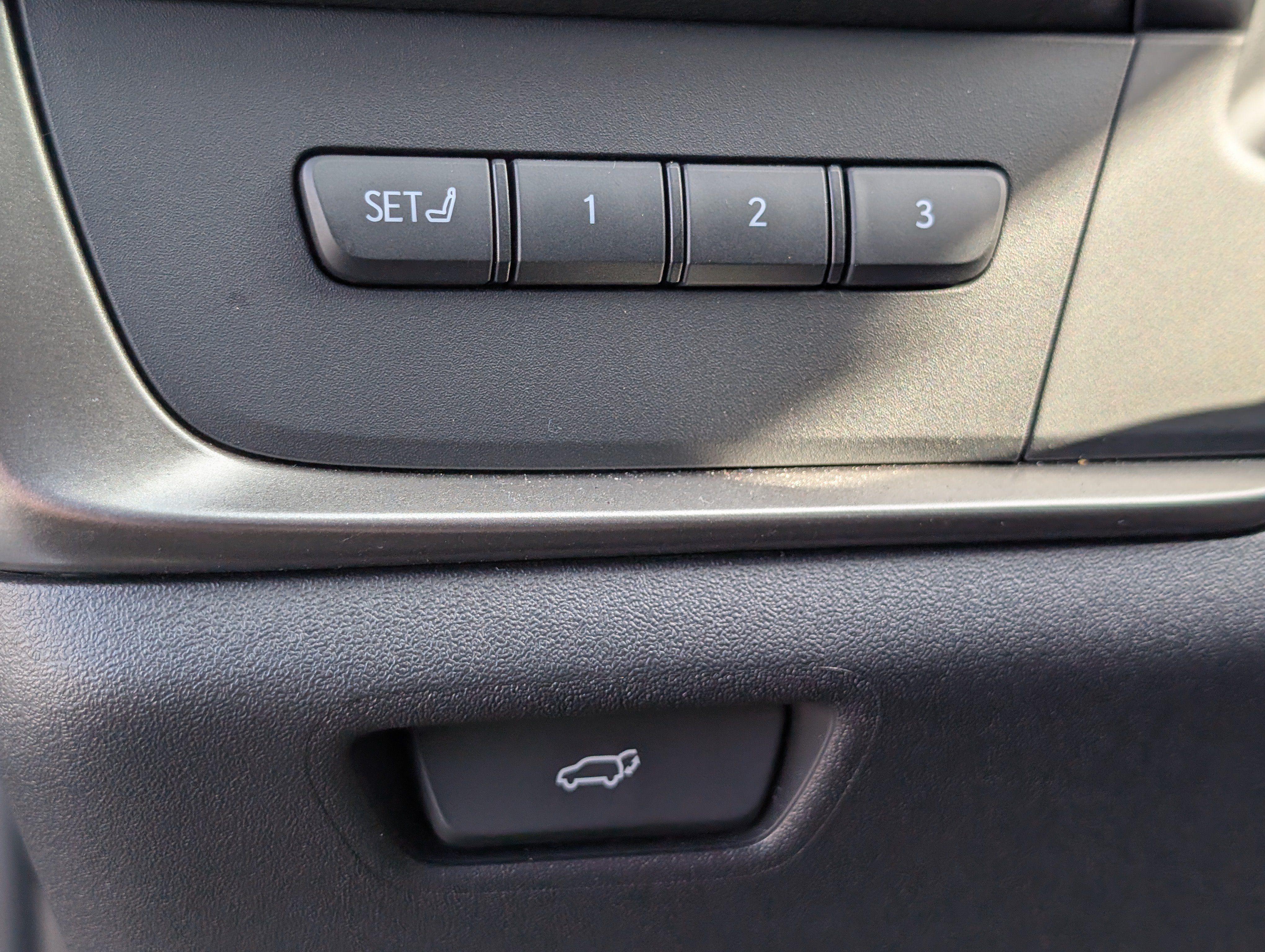 Certified 2026 Lexus RZ 450e AWD w/ Technology Package image 22