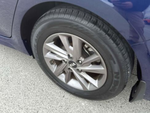 Used 2020 Kia Optima LX image 9