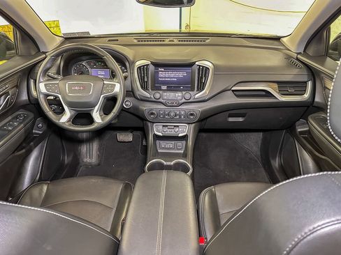 Used 2024 GMC Terrain SLT image 33