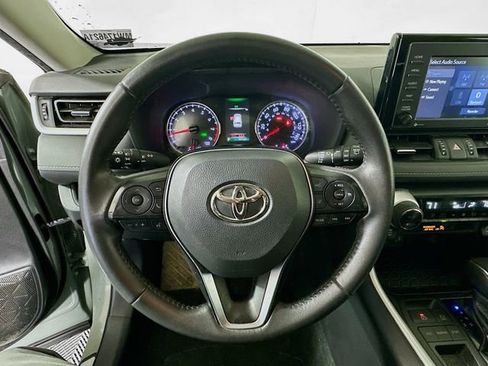 Used 2021 Toyota RAV4 XLE Premium image 13