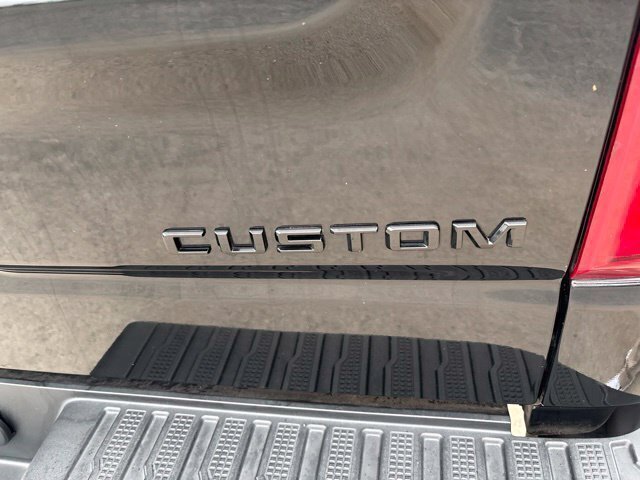 Used 2021 Chevrolet Silverado 1500 Custom Trail Boss w/ Midnight Edition AWD/4WD image 7