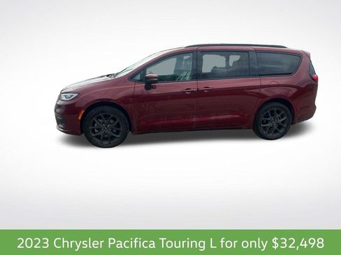 Used 2023 Chrysler Pacifica Touring-L w/ S Appearance Package AWD/4WD image 3