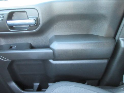 Certified 2026 Chevrolet Silverado 1500 Custom Trail Boss w/ LPO, Dark Essentials Package AWD/4WD image 33