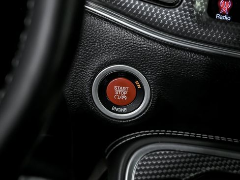 Used 2015 Dodge Challenger SRT Hellcat image 27