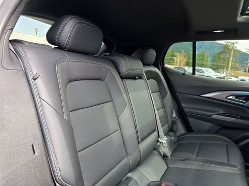 Used 2025 Chevrolet Equinox EV LT w/ Convenience Package image 15