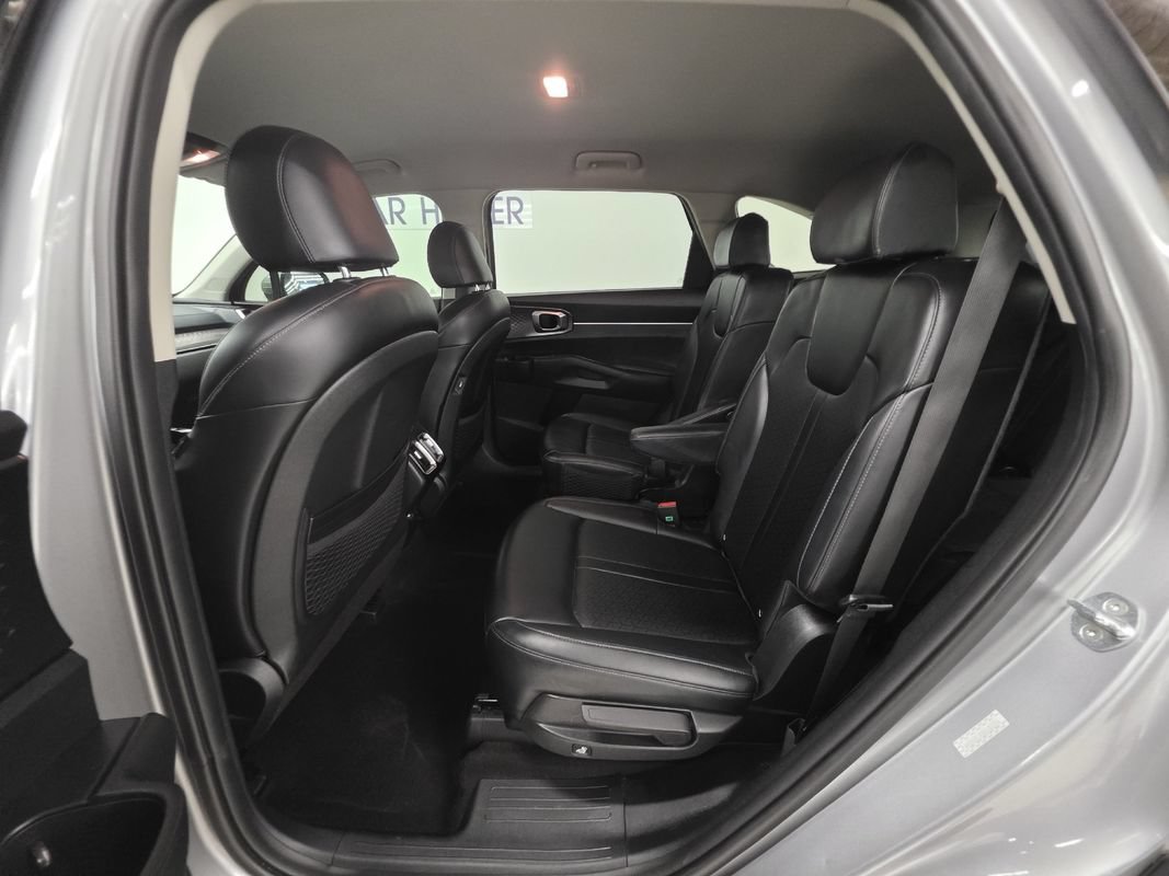 Used 2022 Kia Sorento S AWD/4WD image 8