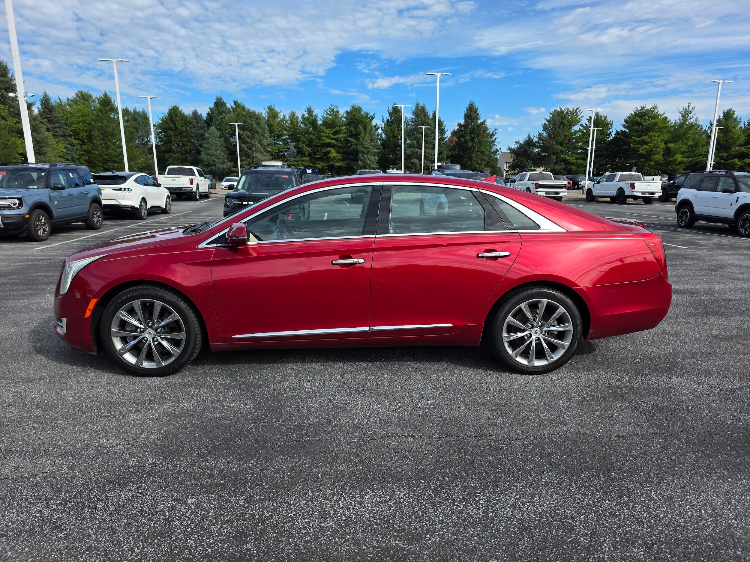 Used 2013 Cadillac XTS Luxury w/ Driver Awareness Package AWD/4WD image 2