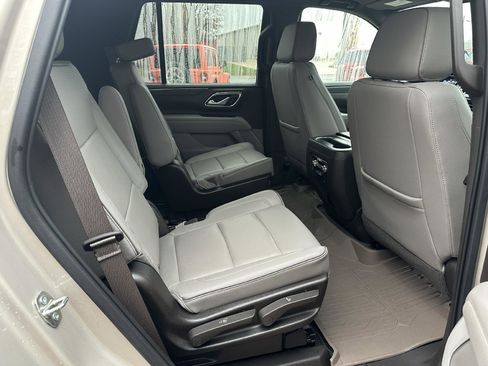 Used 2021 GMC Yukon SLT w/ SLT Premium Package image 13