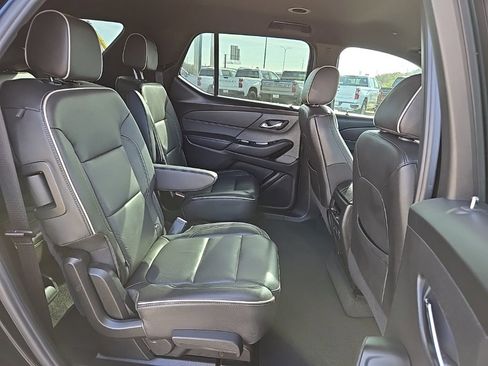 Used 2023 Chevrolet Traverse Premier image 27