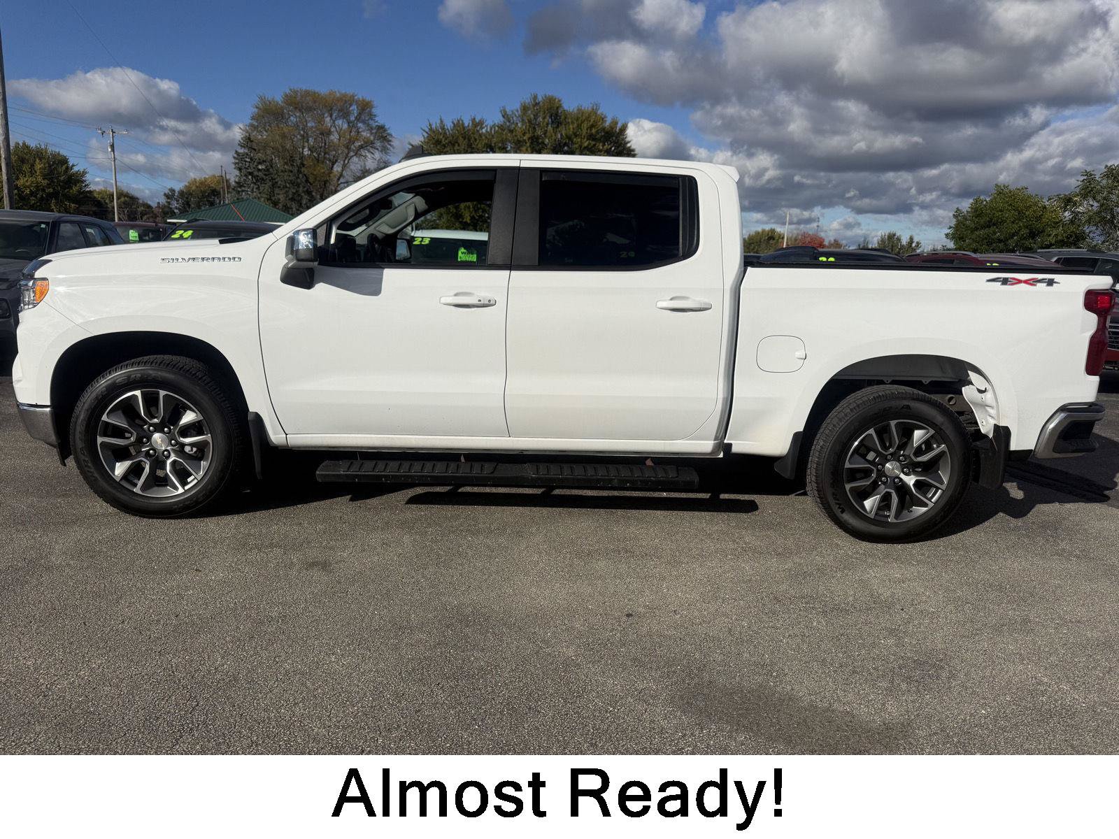 Used 2023 Chevrolet Silverado 1500 LT AWD/4WD image 1