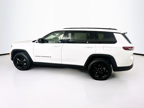 Used 2023 Jeep Grand Cherokee L Laredo RWD image 4