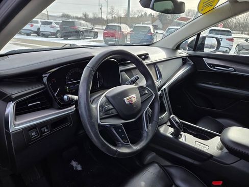 Used 2018 Cadillac XT5 Premium Luxury image 2