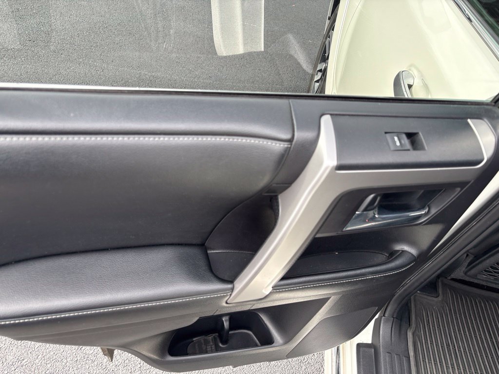 Used 2014 Toyota 4Runner Limited AWD/4WD image 22