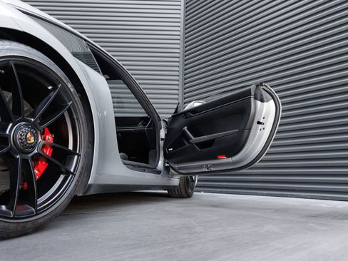 Certified 2023 Porsche 911 Carrera GTS RWD image 34
