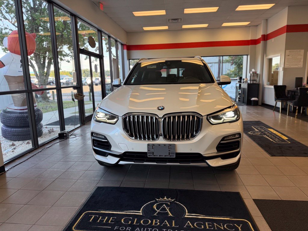 Used 2019 BMW X5 xDrive40i w/ Convenience Package AWD/4WD image 2