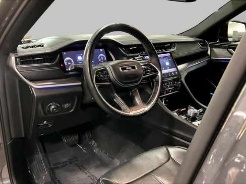 Used 2022 Jeep Grand Cherokee Overland AWD/4WD image 18