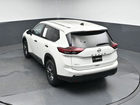 Used 2024 Nissan Rogue S image 36