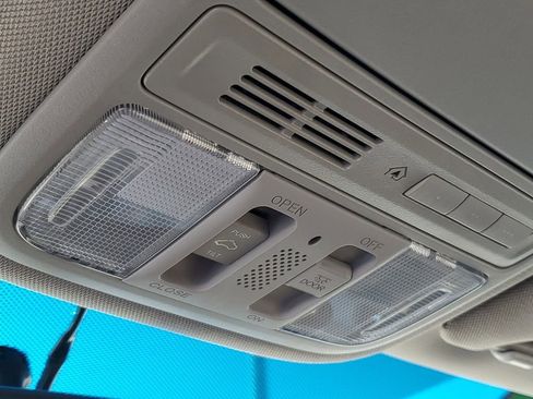 Used 2012 Honda Odyssey EX-L image 18