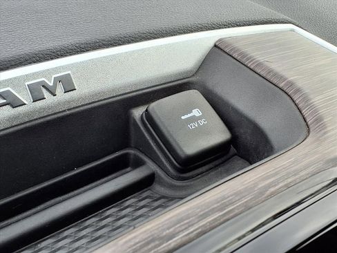 Used 2019 RAM 1500 Laramie image 29