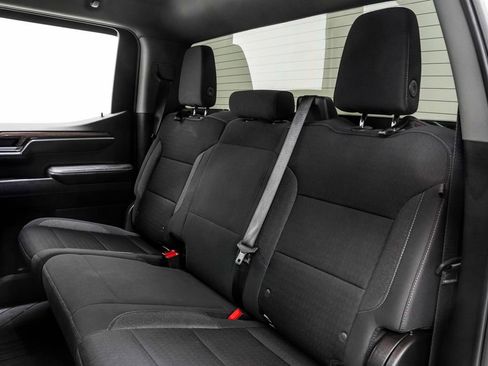 Used 2022 Chevrolet Silverado 1500 LT AWD/4WD image 17